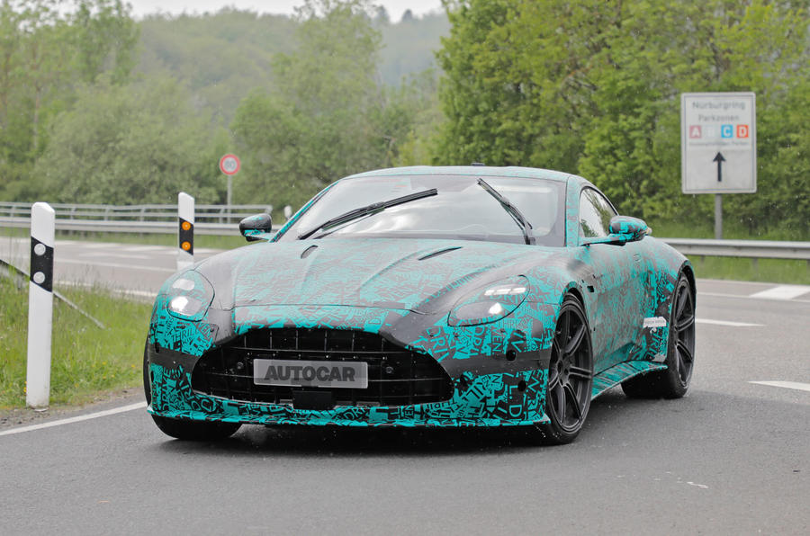 Aston Martin Vantage 2024 камуфляж спереди3