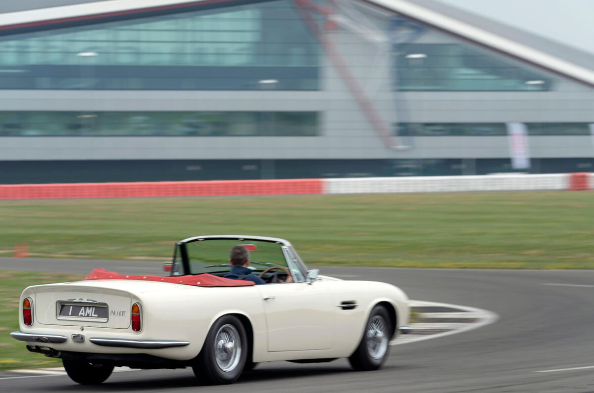 [Actualité] Aston Martin : From Britain with love - Page 6 Aston_martin_db6_ev_concept_c_photo_max_earey_009