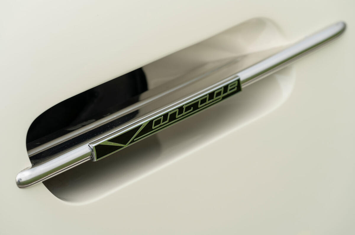 Aston Martin Works electric DB6 Volante - vent