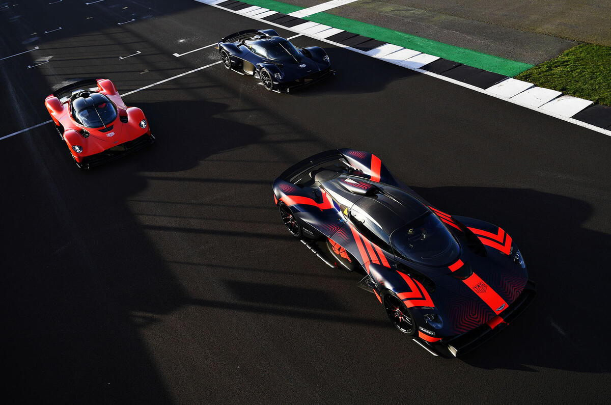 Aston Martin Valkyrie driven by Red Bull F1 drivers - grid