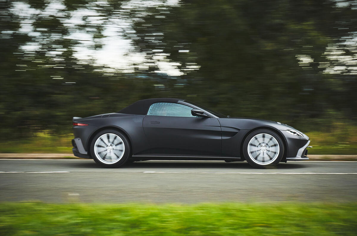 New Aston Martin Vantage Roadster First Images Released