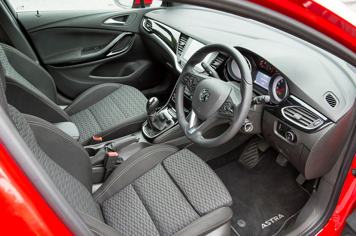 Ford Focus Interior >> 2015 Vauxhall Astra SRi Nav 1.4 150 Turbo review review ... Ford Focus Interior >> 2015 Vauxhall Astra SRi Nav 1.4 150 Turbo review review ...