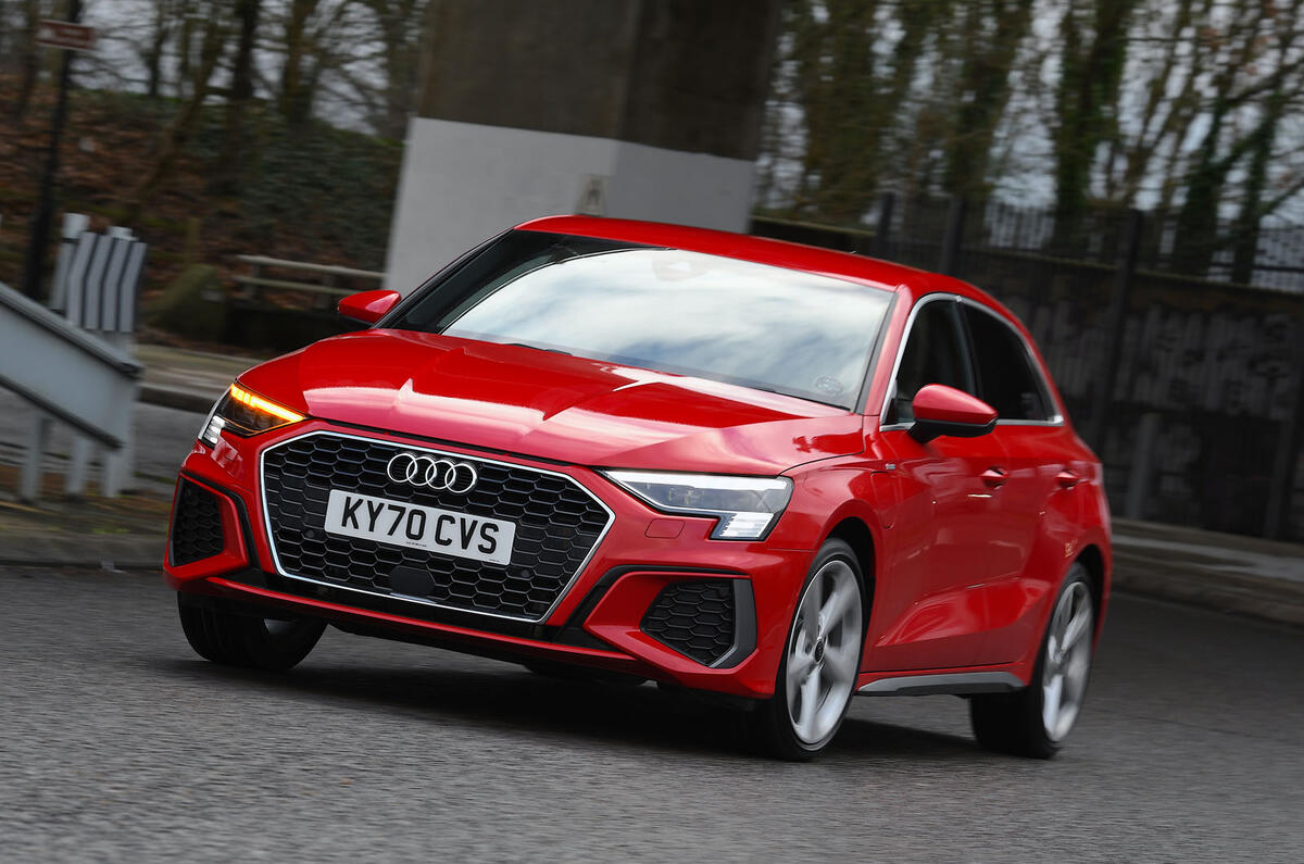Отслеживание передней четверти Audi A3 2023 г.