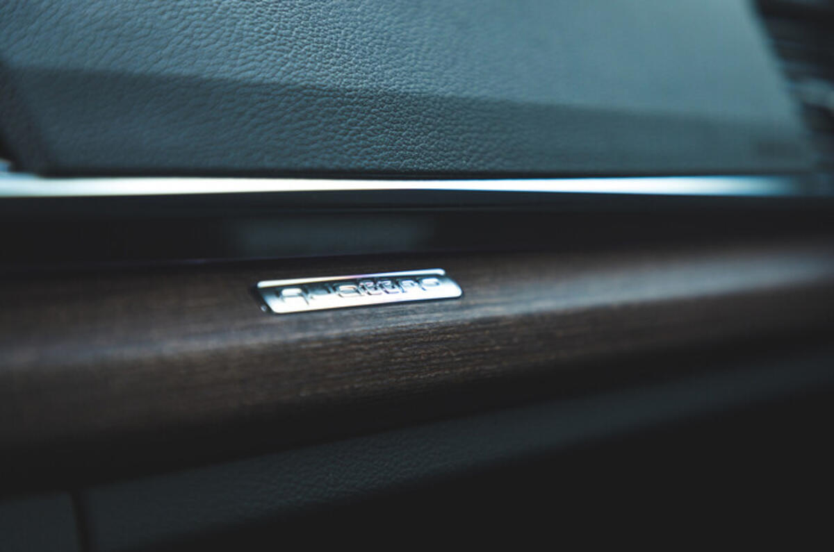 Audi Q5 Sportback wood