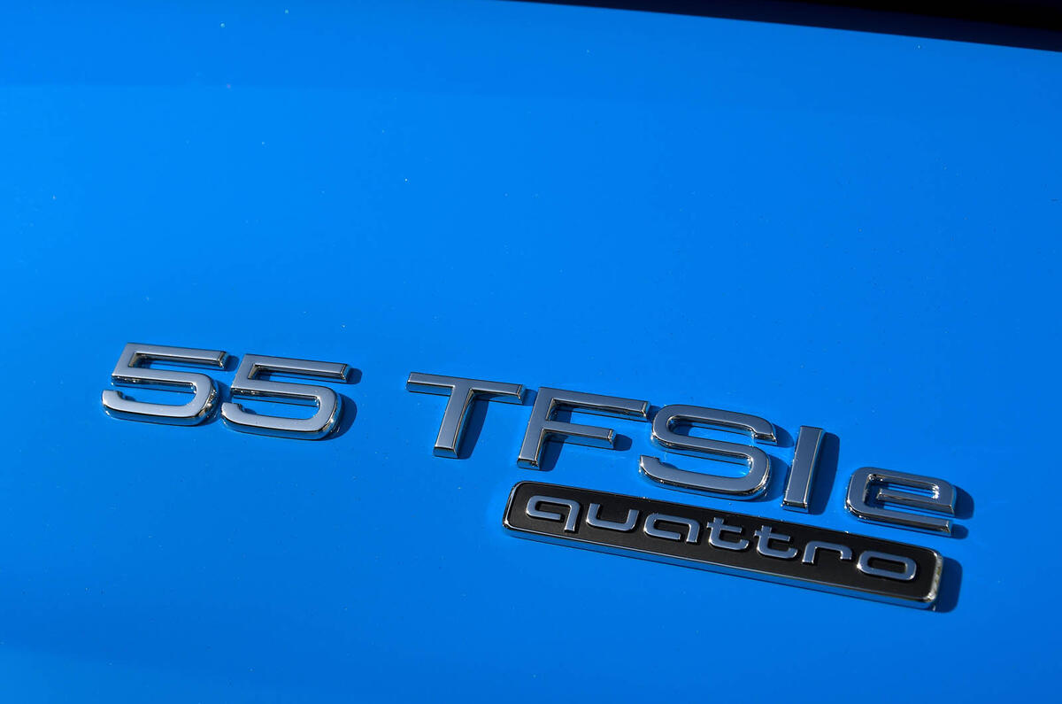 Audi Q5 55 TFSIe quattro badge