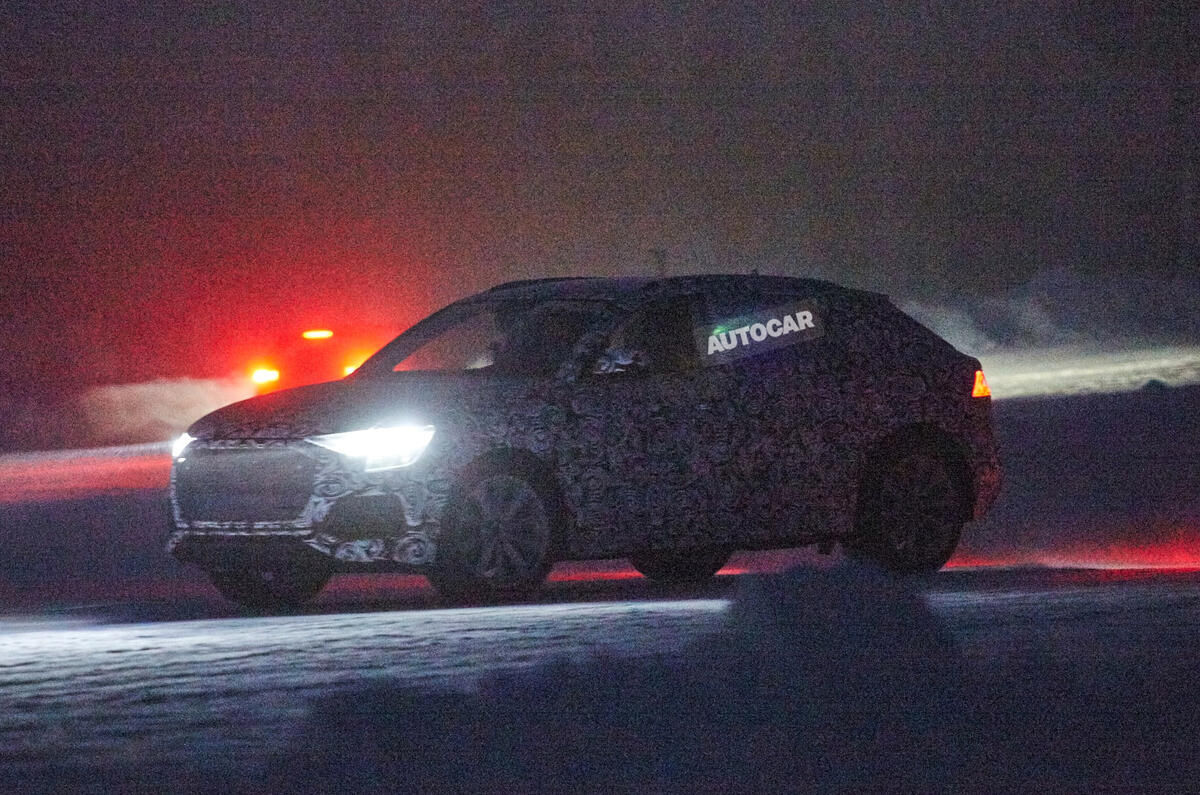 2018 Audi Q8 flagship SUV spotted testing in Scandinavia