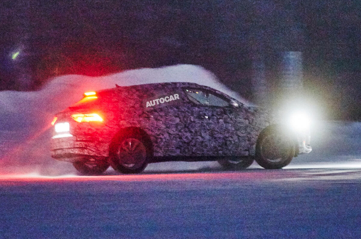 2018 Audi Q8 flagship SUV spotted testing in Scandinavia