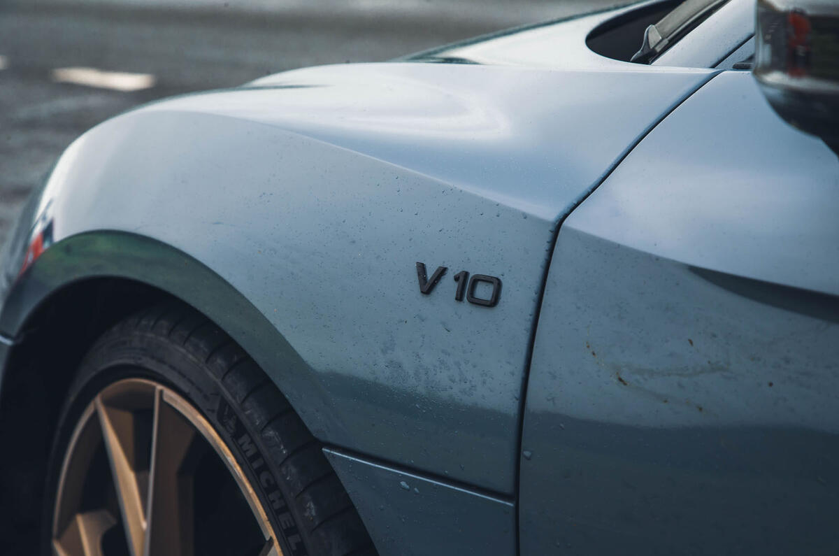 Audi R8 V10 Performance RWD Edition side badge detail