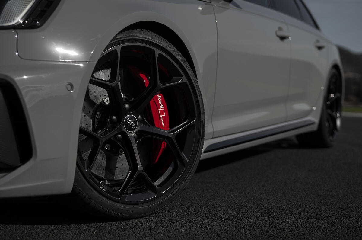 audi rs4 13 roue avant