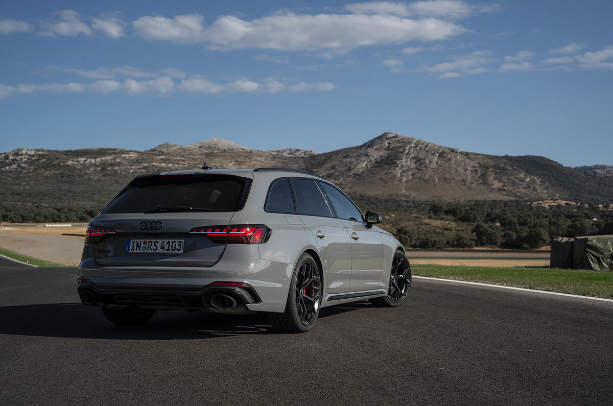 audi rs4 20 arrière statique