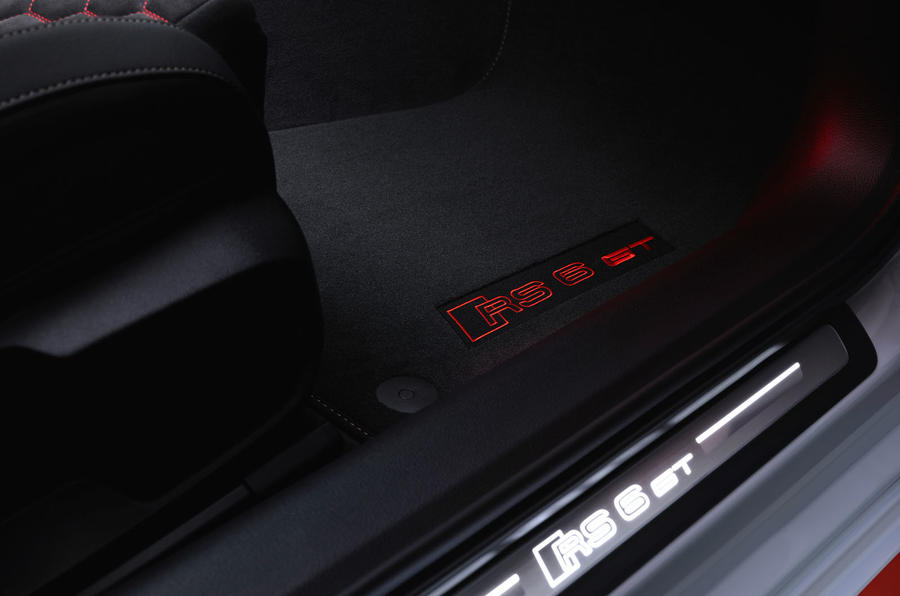 Audi RS6 GT интерьер 5
