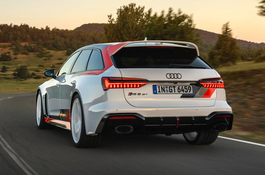 Audi RS6 GT слежение за задней частью