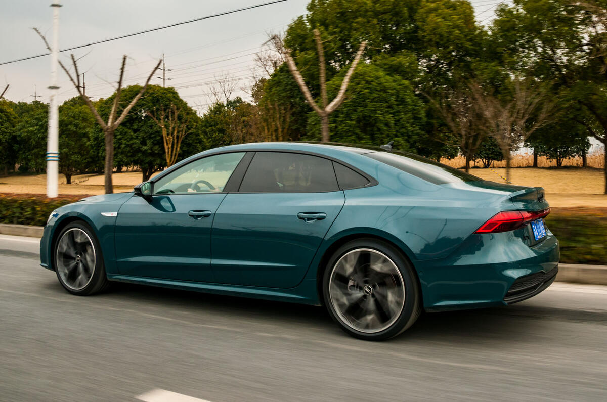 Audi A7L conduite arrière