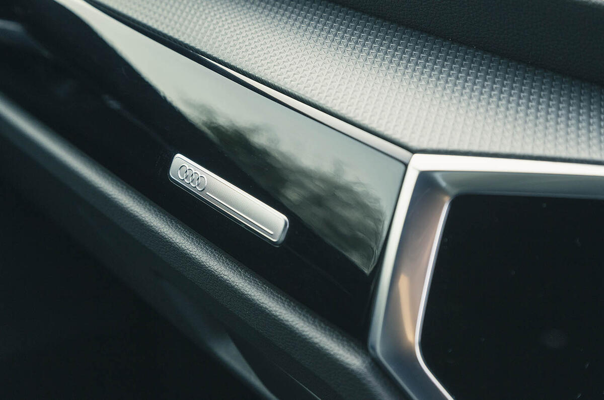 Audi Q3 45 TFSIe materials