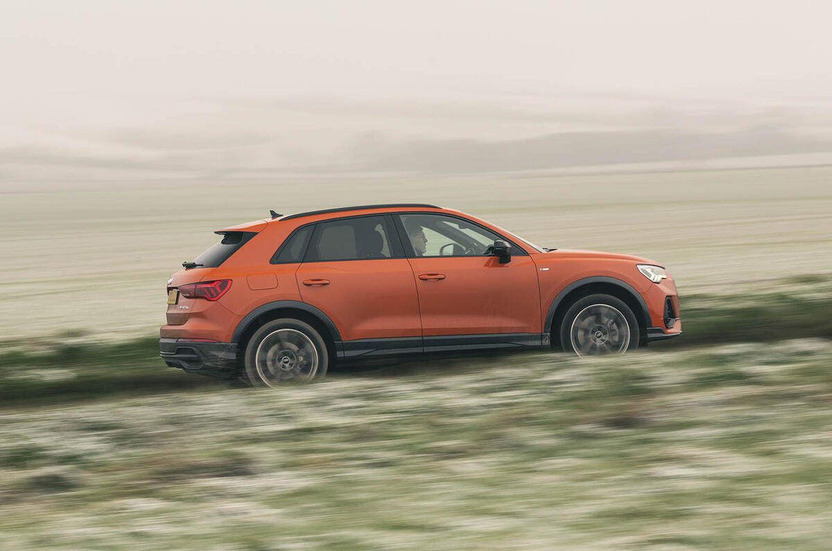 Audi Q3 45 TFSIe pan
