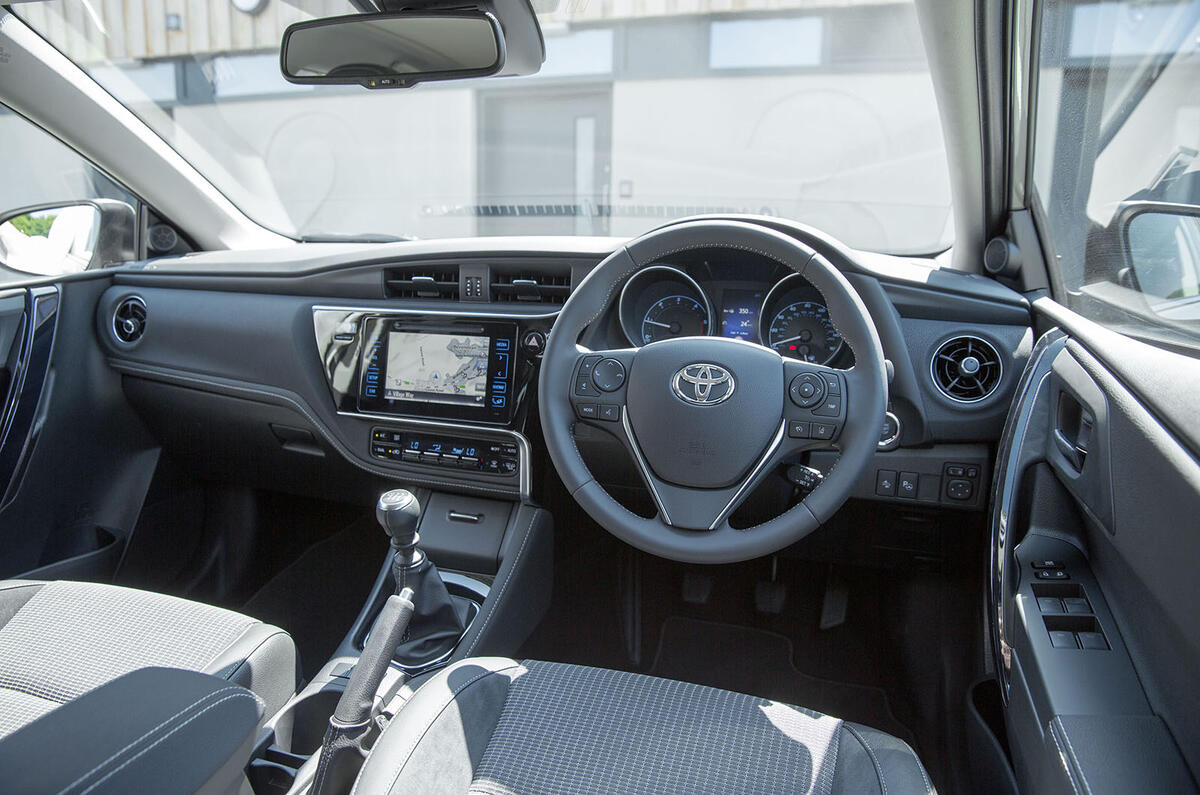 2015 Toyota Auris 1 2 Turbo 5dr Manual Review Review Autocar