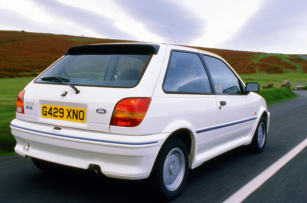 Ford Fiesta XR2i vs Peugeot 205 GTI