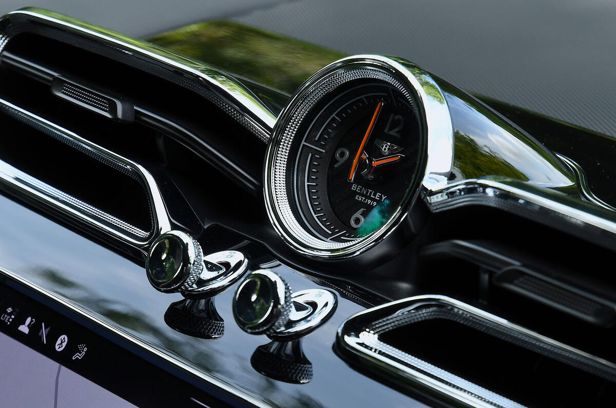 bentley bentayga s hybrid 13 horloge