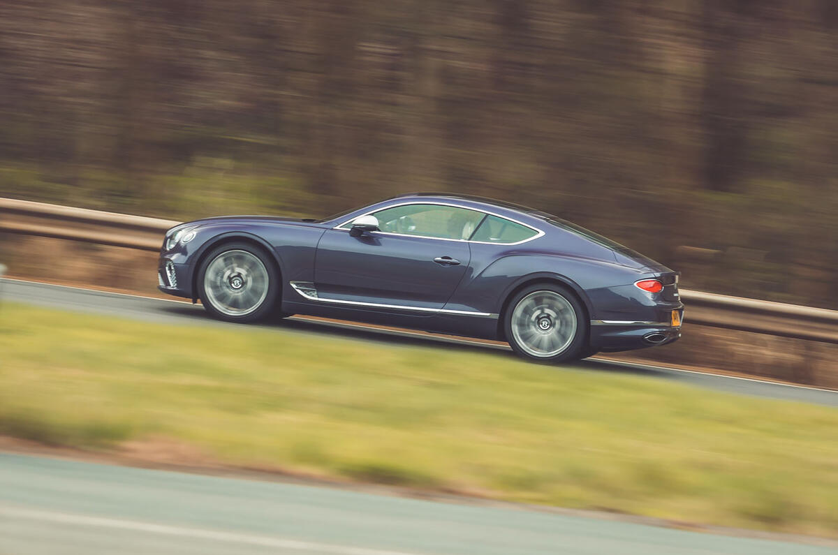 Bentley Continental GT Mulliner w12 2023 002 panoramique