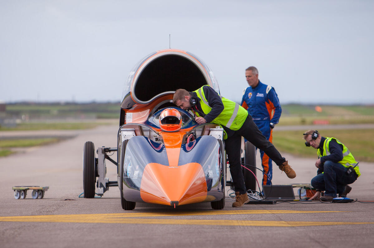 1000mph Bloodhound SSC successfully completes two 200mph runs