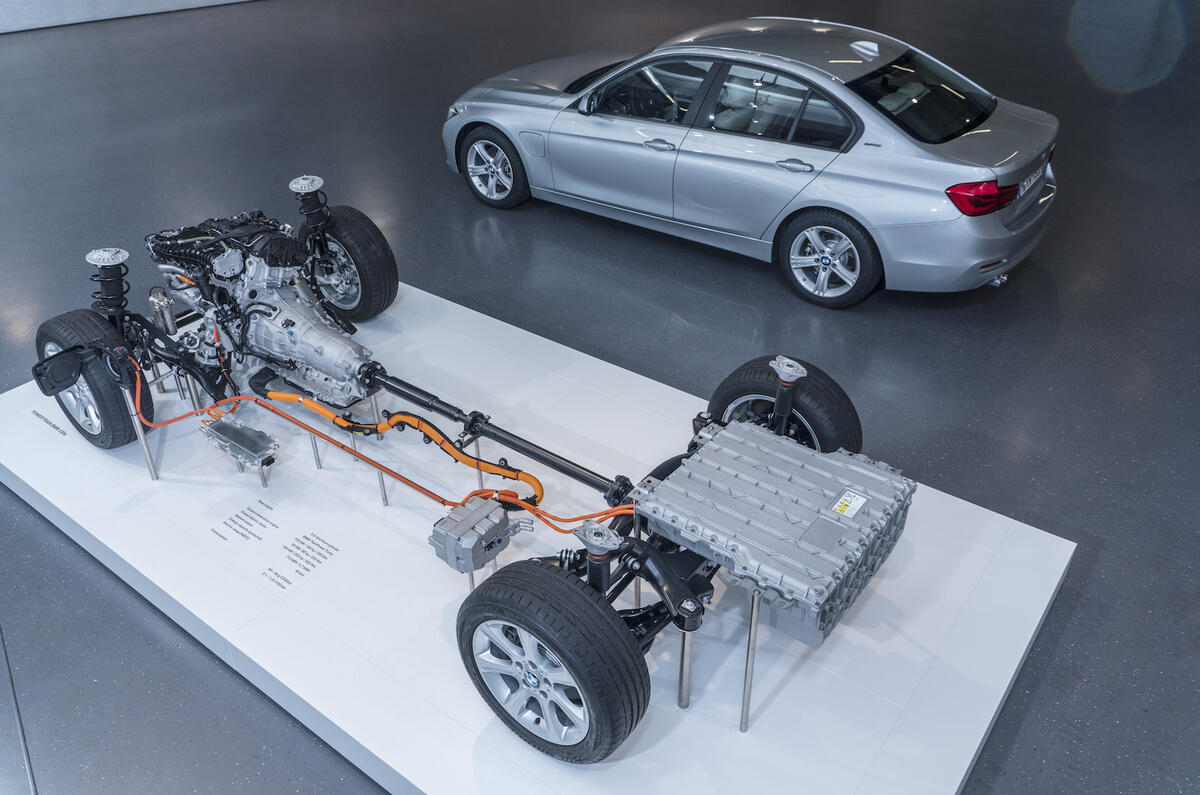The Bmw 330E: Electric Power Meets Ultimate Driving Machine - 8eloacn