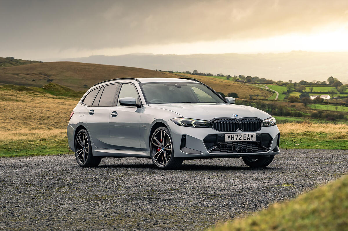 bmw 330e xdrive touring 15 statique avant