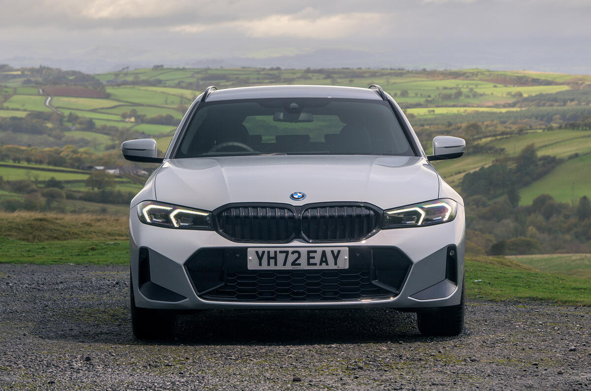 bmw 330e xdrive touring 17 avant statique