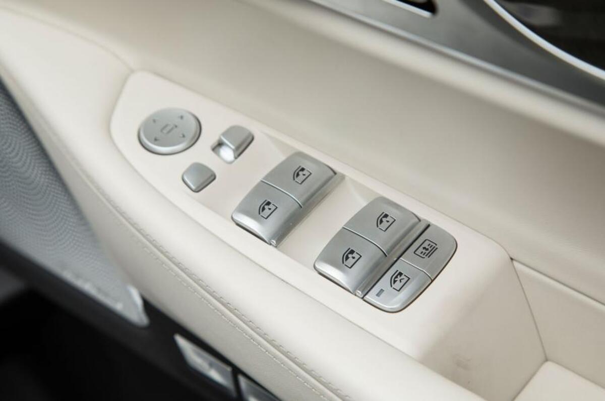 BMW 740 Le xDrive door card controls