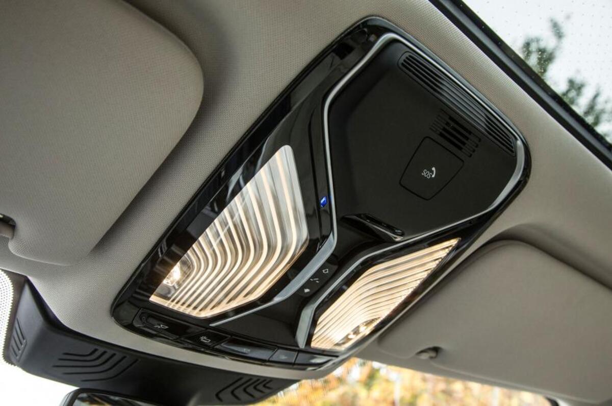 BMW 740 Le xDrive LED interior lights