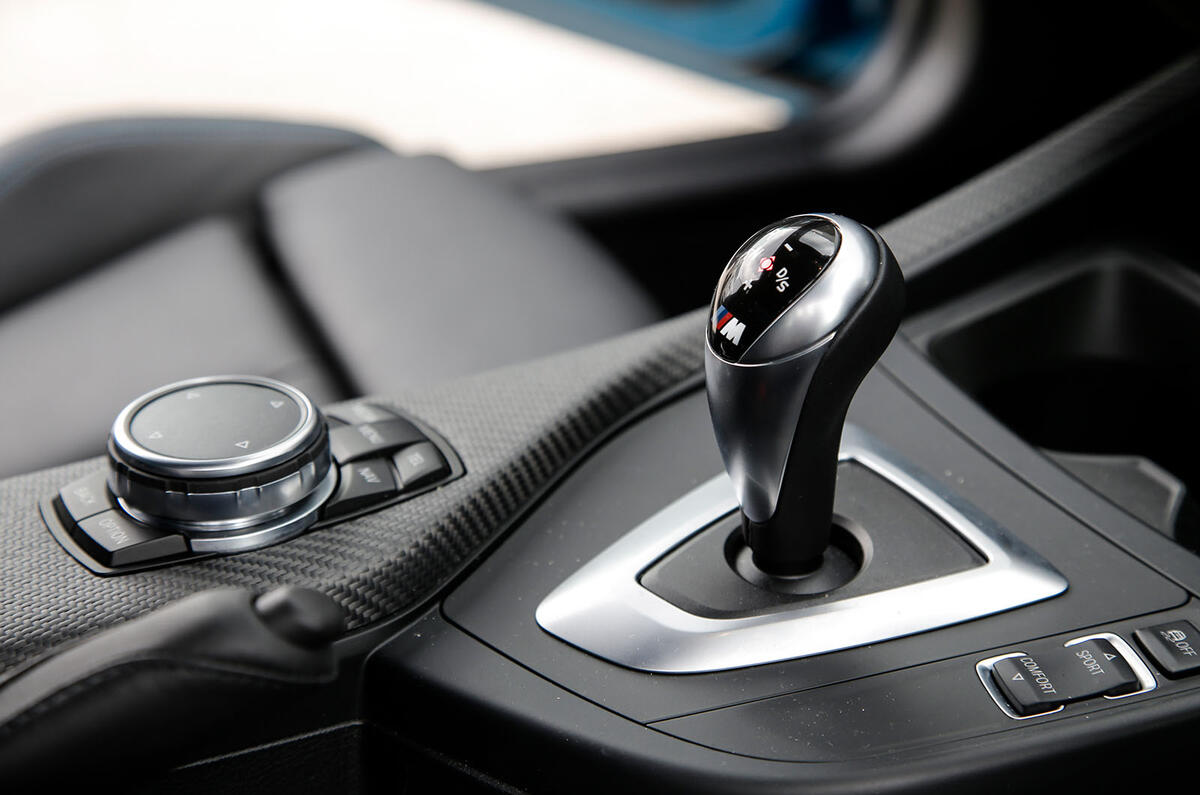 BMW M2 idrive centre console