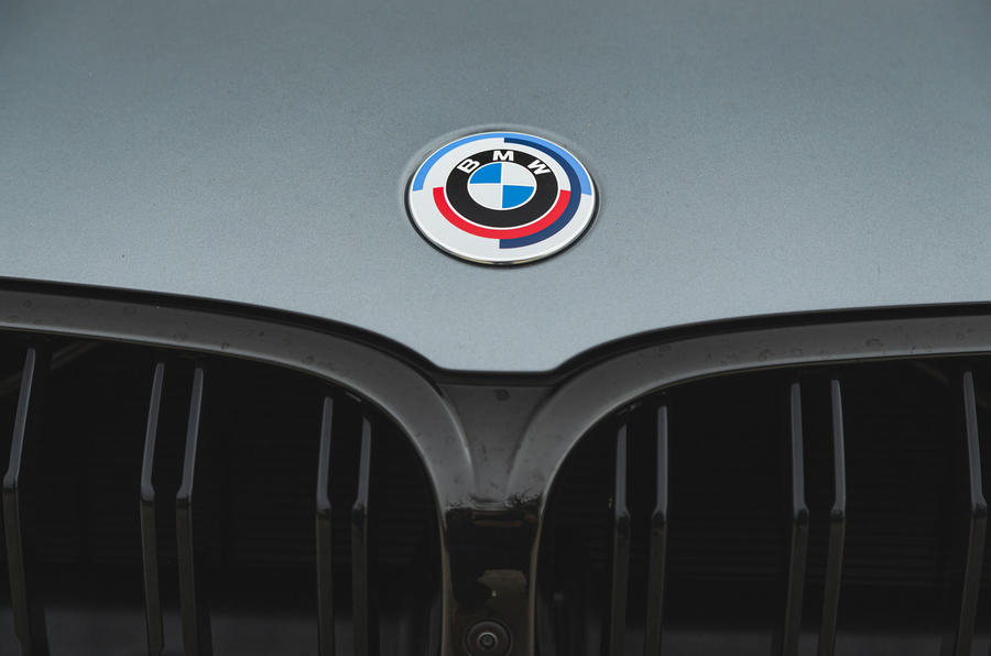 BMW M8 2022 007 badge