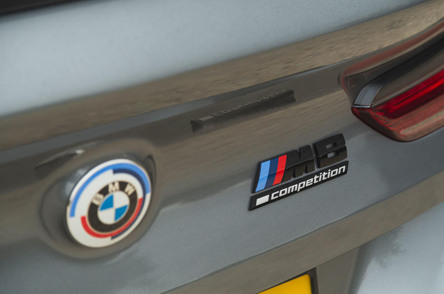 BMW M8 2022 013 badges