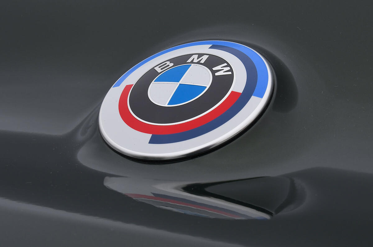 bmw m850i 2023 011 badge