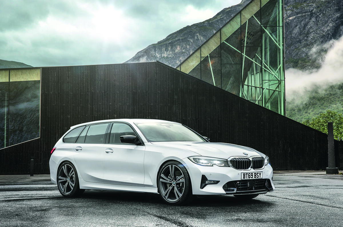 bmw_3_series_touring_render_2018.jpg