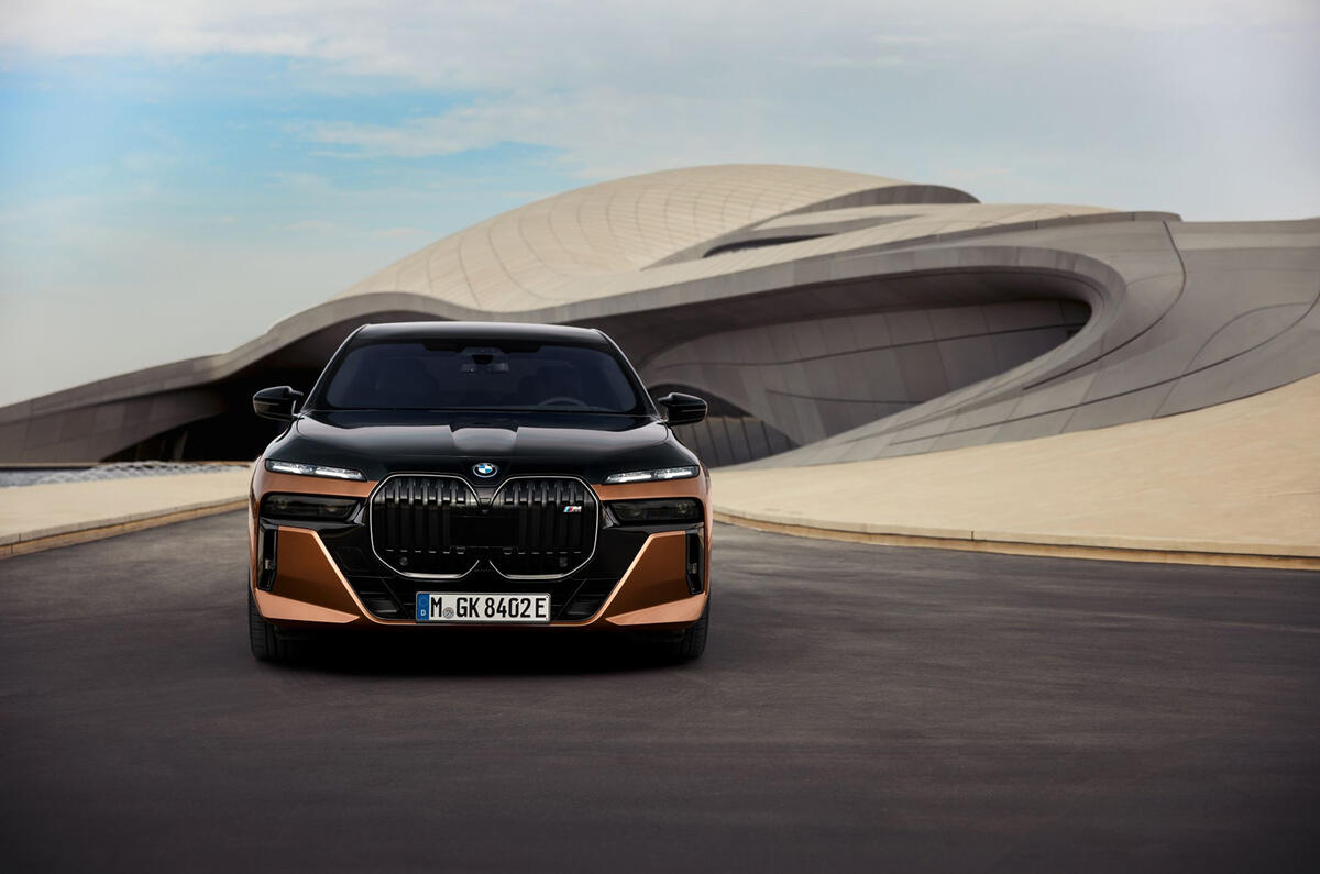 BMW i7 M70 front
