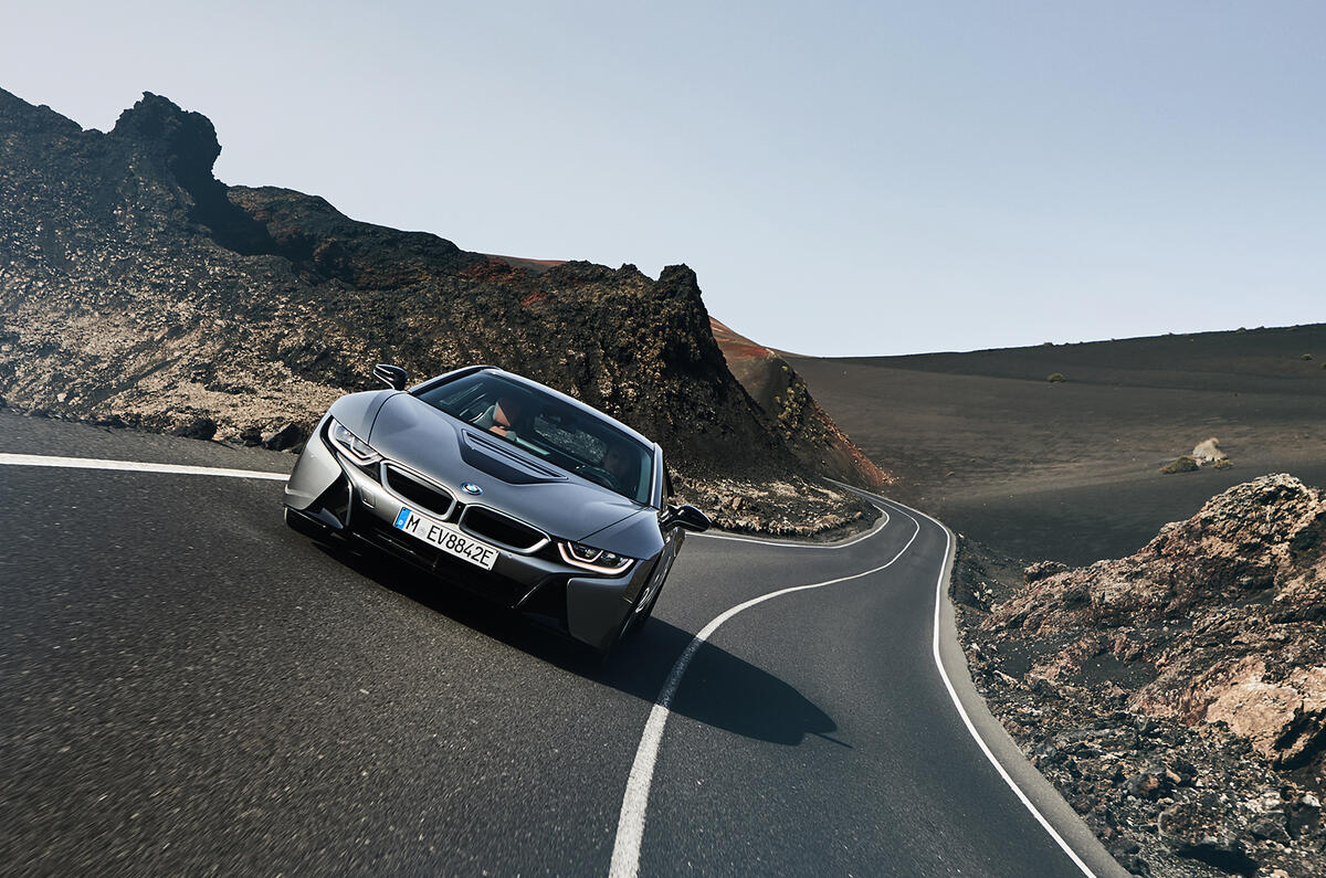 BMW i8 Coupe 2018 press shot 1