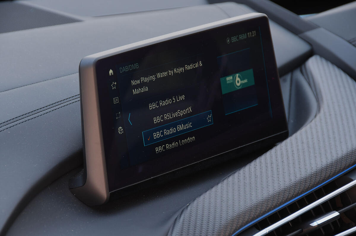 BMW i8 infotainment
