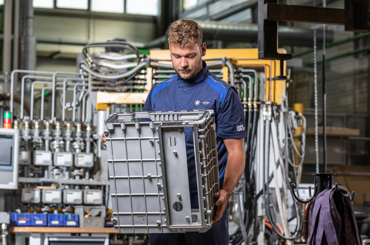 BMW starts hydrogen fuel cell production for BMW iX5 | Autocar