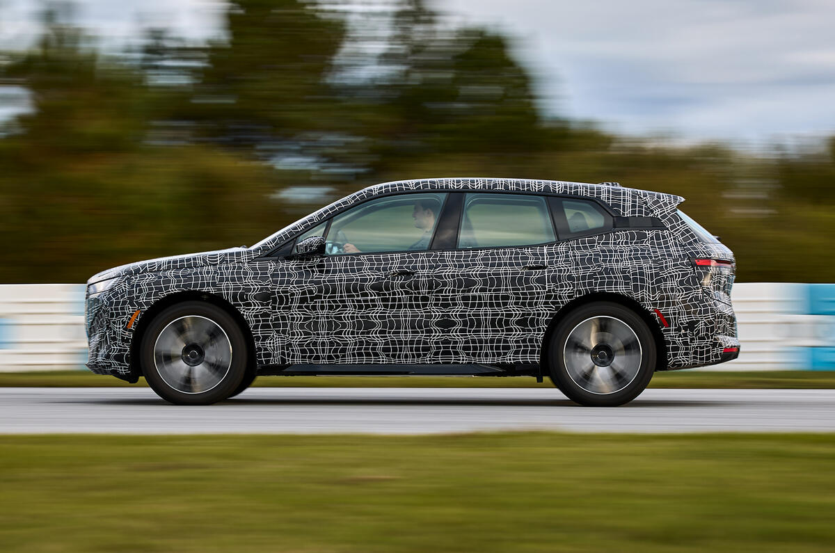 BMW iX Pre-conducción 019