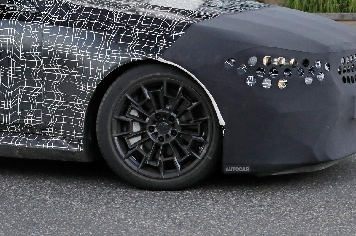 BMW M5 spied driving detail 1