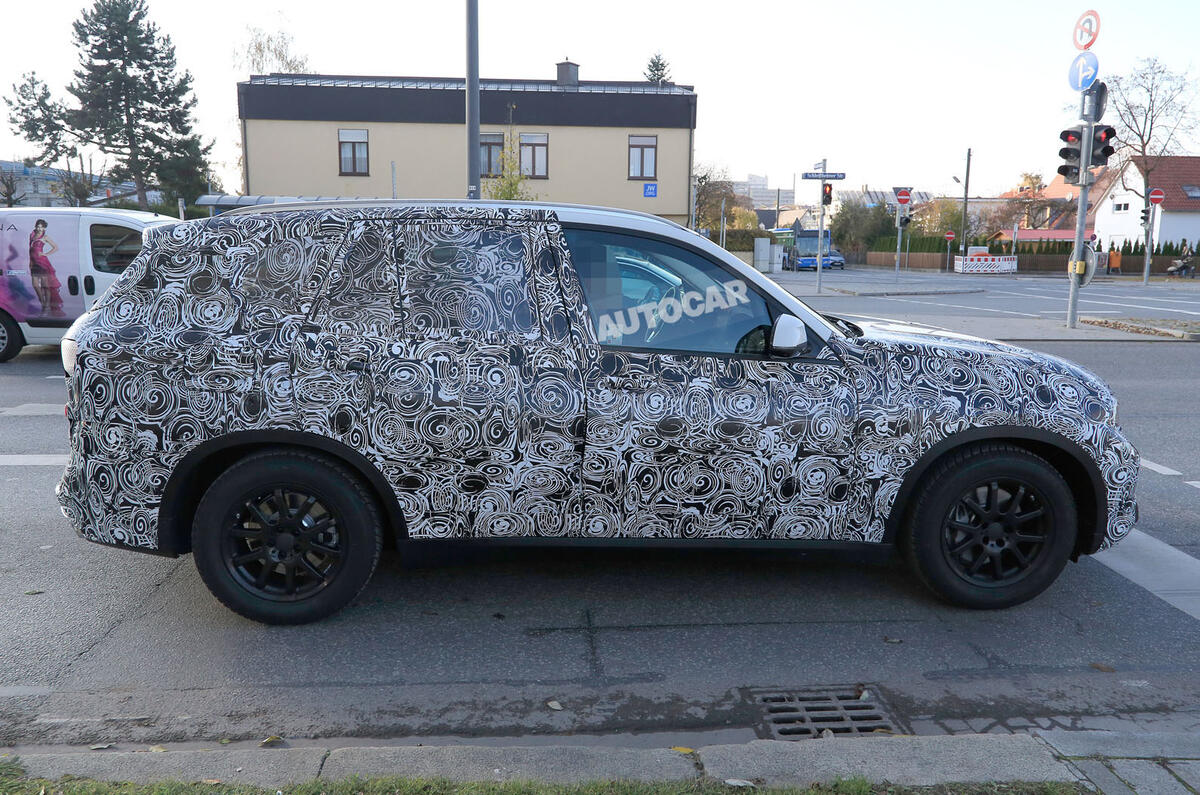 2018 BMW X5 spotted in new bodywork