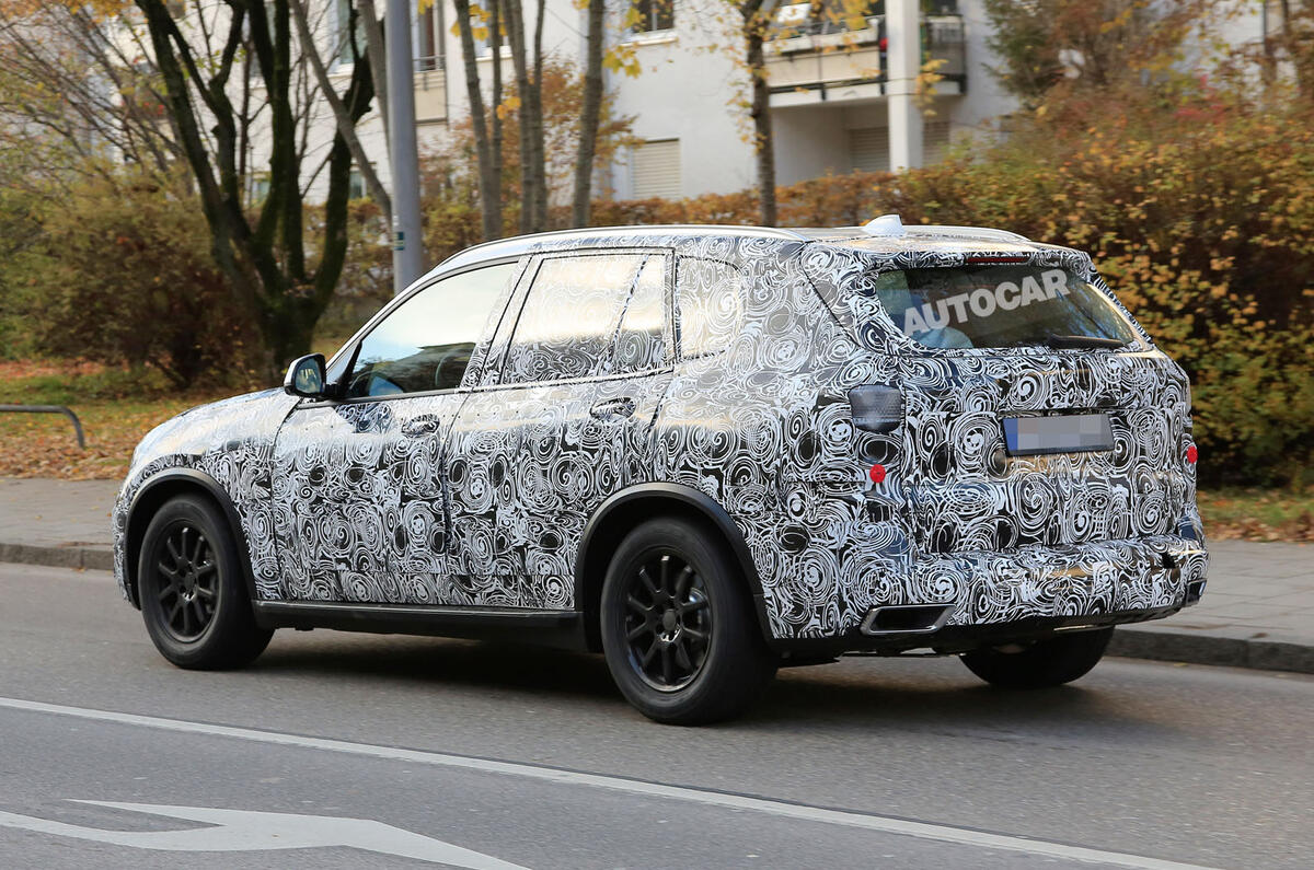 2018 BMW X5 spotted in new bodywork