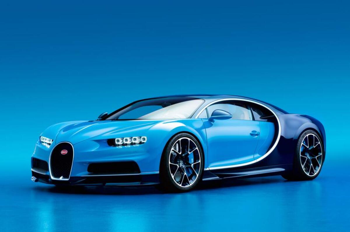 Bugatti Chiron v Porsche 911 R which has the greater driver