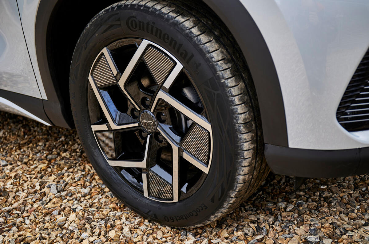 byd atto 3 2023 12 wheel