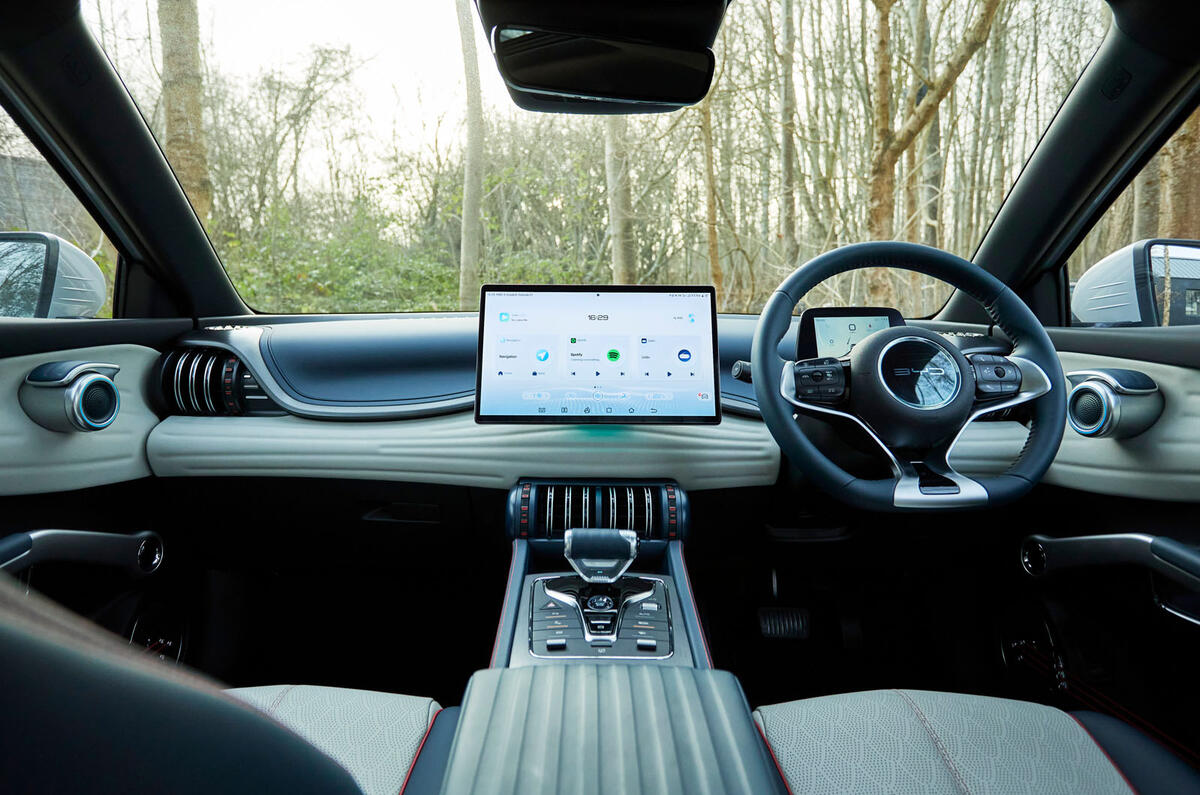 byd atto 3 2023 interior details 37 dash