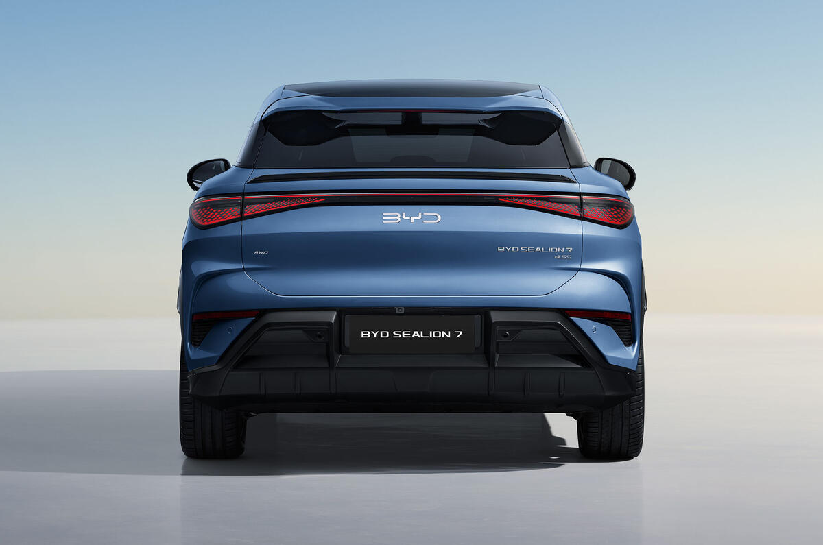 byd_sealion_07_rear.jpg