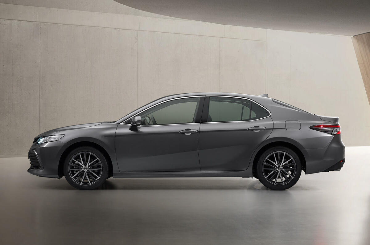 New 2021 Toyota Camry brings styling and interior tweaks | Autocar