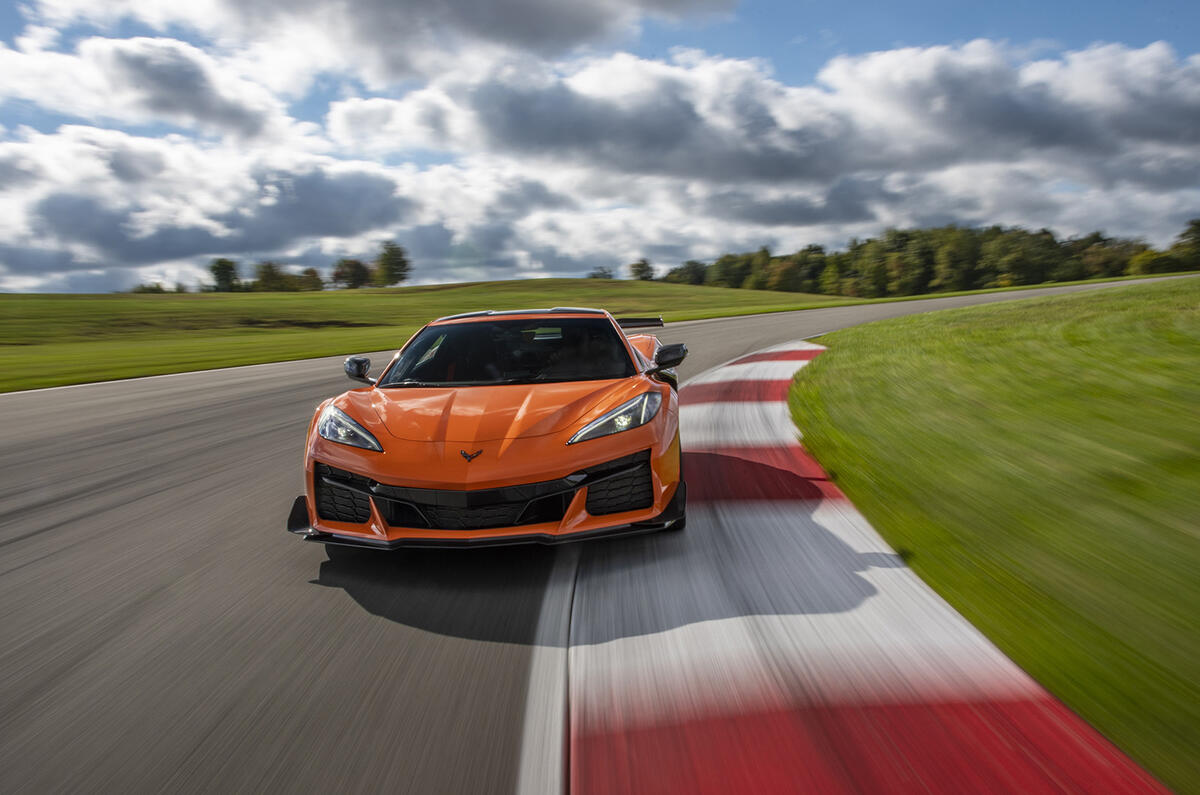 chevrolet corvette z06 02 front tracking