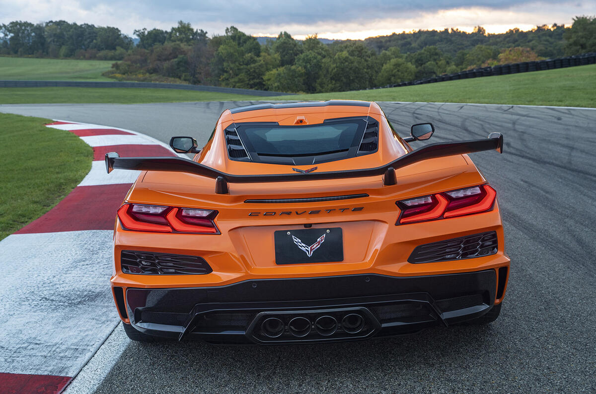 chevrolet corvette z06 04 back tracking