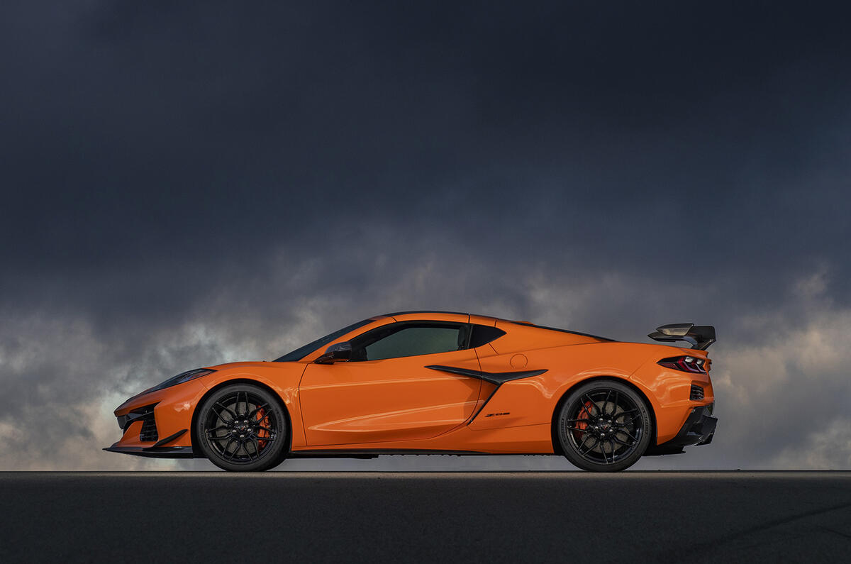 chevrolet corvette z06 14 side static